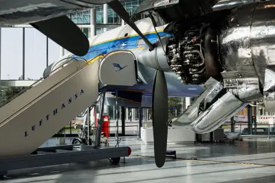 Lufthansa feiert 100 Jahre Erstflug: Jubiläum im Schatten von Krisen und historischer Aufarbeitung