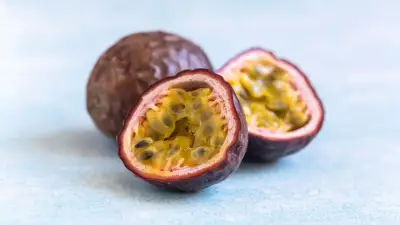 Maracuja vs. Passionsfrucht: Die feinen Unterschiede der exotischen Früchte