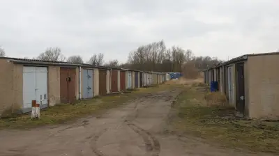 Mercedes-Transporter in Demmin demoliert: Motorsteuergeräte gestohlen - Polizei sucht Zeugen