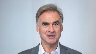 Miesbacher Landrat von Löwis tritt ab: Bereut umstrittene Aussage