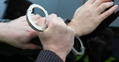 Münchner Rentner trickst Trickbetrüger aus: Polizei nimmt Serben bei Schockanruf-Falle fest