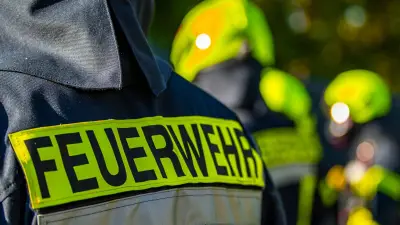 Nachbar zündet Gartenabfälle an: Hecke in Perleberg gerät in Vollbrand
