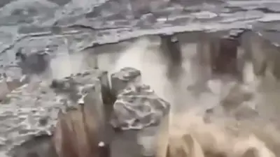 Naturkatastrophe in Dagestan: Massiver Erdrutsch reißt Berghang mit sich