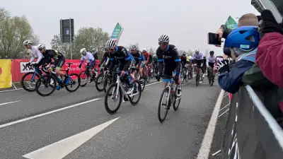 Ospa Jedermann-Radrennen in Rostock: Dreijähriger siegt, 500 Teilnehmer bei Premiere