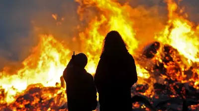 Osterfeuer im Seeland und Aschersleben: Traditionelles Brauchtum mit Sicherheitsauflagen