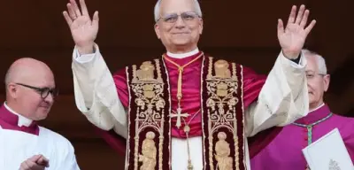 Papst Leo XIV. spendet erstmals Ostersegen »Urbi et Orbi« auf dem Petersplatz