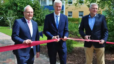 Pension auf Eis: Behördenchef verlängert Amtszeit auf Bitte von Ministerpräsident Schulze