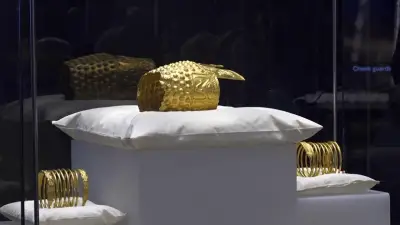 Polizeischutz für 2500 Jahre alten Goldhelm nach spektakulärer Rückführung