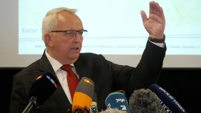 Rettungsaktion für gestrandeten Wal Timmy: Dramatischer Wasserpegelabfall gefährdet Meeressäuger