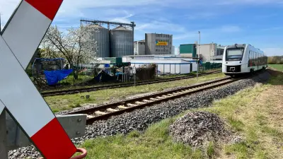 Rätselhafte Klopfgeräusche in Könnern: Metallisches Pochen stört Schlaf der Bewohner