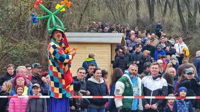 Saisoneröffnung im Harzer Seeland: Sturm auf Ostereier trotz Kassenproblemen