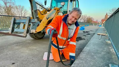 Sanierung der Flutbrücke: Bernburger Versorgungsweg bei Saale-Hochwasser gesperrt