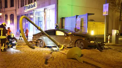 Schwerer Unfall in Halle: Betrunkener Fahrer rast mit 600-PS-BMW durch Innenstadt