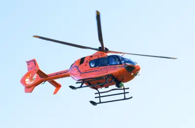 Schwerer Verkehrsunfall in Benshausen: Auto erfasst Fußgängerin - Zwei Verletzte