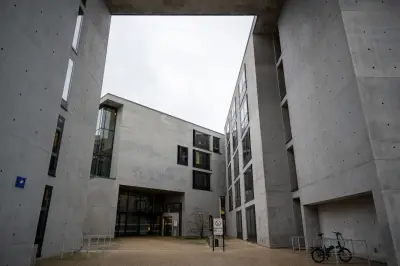 Schwule zusammengeschlagen: Haftstrafen für junge Täter