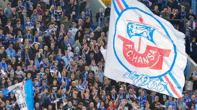 Serien-Betrüger kassiert für Hansa-Rostock-Dauerkarte und Spielkonsolen – Bewährung trotz Vorstrafen