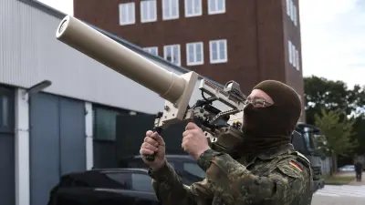 Sicherheitsfirmen in MV dürfen bald Drohnen abschießen