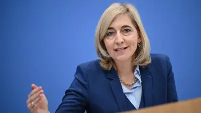 Sparreform im Gesundheitswesen: Versicherte zahlen mehr, Krankenkassen bleiben verschont