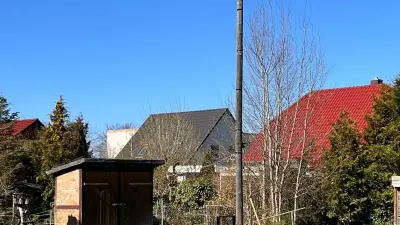 Storchen-TV in Teterow wieder aktiv: Erster Storch eingetroffen, Partnerin wird erwartet