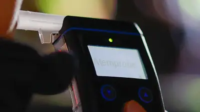 Sturzbetrunkener mit 2,81 Promille verursacht Unfall auf B176 – Führerschein entzogen