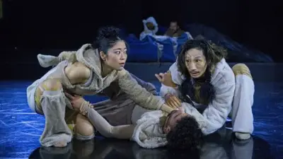 Tanzabend in Rostock: Abschied und Identität im Fokus der Choreografen