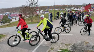 Traditionelles Anradeln am Geiseltalsee lockt über 200 Radler trotz kühlem Karfreitag