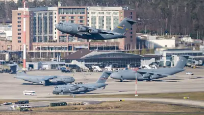 Trump prüft Truppenabzug aus Deutschland nach Merz-Kritik