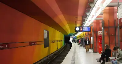 Untergiesings verborgene Perle: Vom Regenbogen-U-Bahnhof zur Löwen-Hochburg