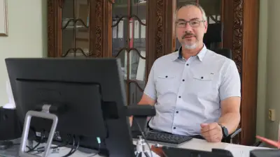 Vandalismus in Annaburg: E-Bike-Ladestation vor Pfarrhaus zerstört – Bürgermeister fassungslos