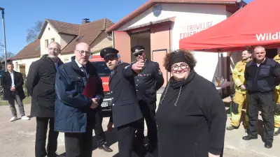 Vier Gemeinden erhalten Förderbescheide für neue Musterfeuerwehrhäuser in Mecklenburg-Vorpommern