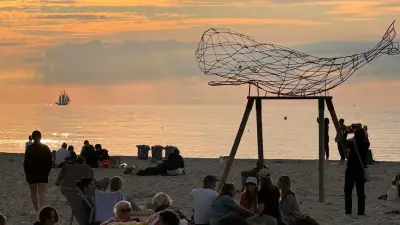 Warnemünder Strandsaison startet: Strandbar und Arena locken mit Events