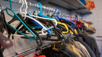 Weiberkram & Kunst: Kreativer Nachmittag mit Ausstellung und Kaffee in Userin