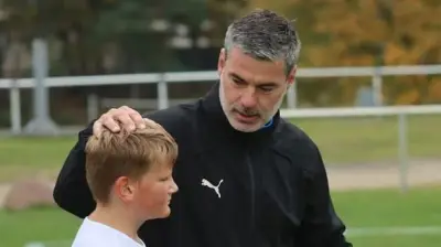 Wochenend-Highlights rund um Schwerin: Von Fußballlegenden bis Pflanzentauschbörsen