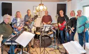 19. Musikertreffen in Zeitz: Goldstückchen rocken den Schuppen mit Swing bis Rock