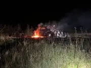 23-Jähriger mit über 2 Promille verursacht Unfall in Arneburg – Auto brennt komplett aus