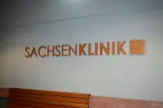 Abschied von den Stars der Sachsenklinik: Diese 'In aller Freundschaft'-Darsteller sind verstorben