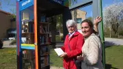 Alte Telefonzelle wird zum Büchertreff im Malchiner Stadtpark