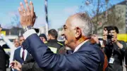 Angriff auf Reza Pahlavi in Berlin: Tomatensoße statt Ehrung