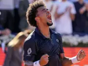 Arthur Fils triumphiert in Barcelona: Franzose gewinnt Sandplatzturnier
