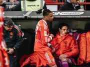 Bayern-Star Olise provoziert St.-Pauli-Fans mit Jubel und erntet Konfetti-Hagel