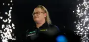 Beau Greaves schreibt Dartsgeschichte: Erster Profisieg gegen Männer