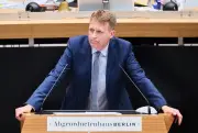 Berliner Kulturstaatssekretär nach Fördermittel-Streit entlassen - Nachfolger aus Ruhestand geholt