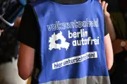 Berliner Volksbegehren: Autoverbot und Werbebeschränkungen brauchen noch viele Unterschriften
