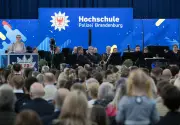 Brandenburgs Polizei startet mit 210 neuen Anwärtern in Oranienburg in die Zukunft
