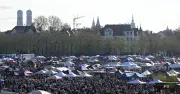 BRK-Riesenflohmarkt auf der Theresienwiese: Historische Funde und Münchner Flair