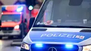 Chaos auf der A45: Boot löst nach Sturz vom Anhänger schweren Unfall aus