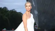 Charlize Theron enthüllt schockierende Details: Wie ihr Vater sie töten wollte