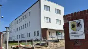 Dachdecker im Knast: Strenge Sicherheitskontrollen bei JVA-Baustelle in Bützow