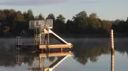 Dargun verkauft Schwimmerinsel: Badegerät nach nur wenigen Jahren aus Klostersee