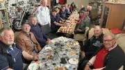 DDR-Motorsportlegenden treffen sich in Uckermark: Hartmut Kunkel vereint alte Bikergang